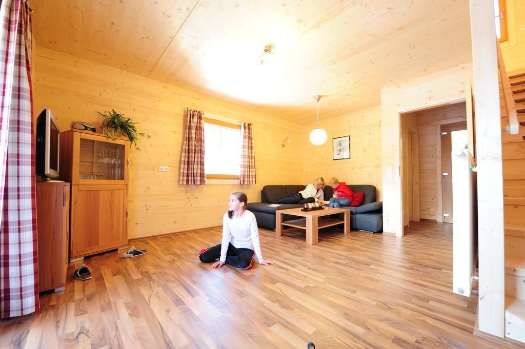 Feriendorf Am Hahnenkamm Ройте Екстериор снимка